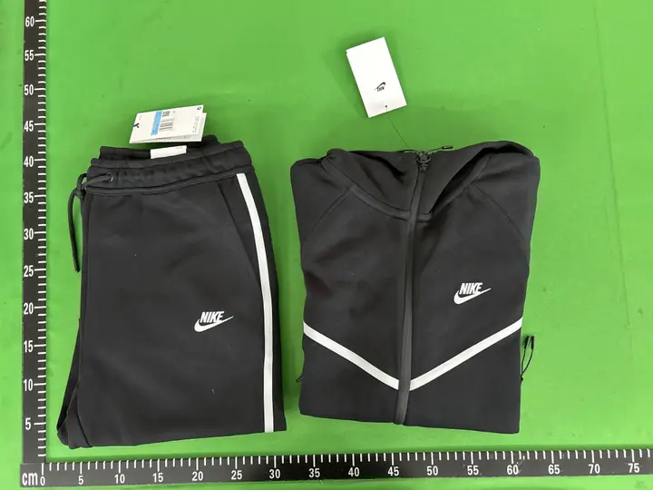 Weidian Reflective Tech Fleece Tracksuit QC photo 1