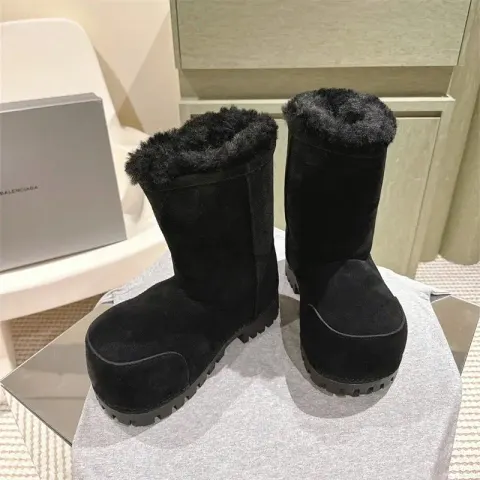 Balenciaga Alaska Fur Boots option Black middle tube
