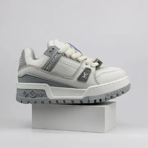 LV Trainers Black-White option 23