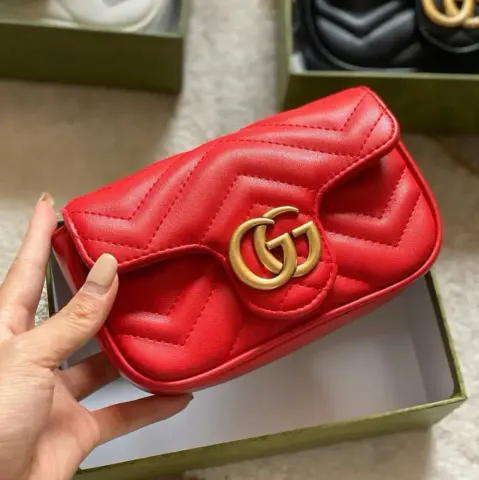 Gucci GG Marmont option 17cm red