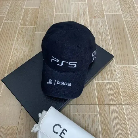 Balenciaga Cap option S embroidery black
