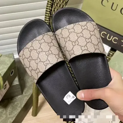 GUCCI Flip Flops option S5