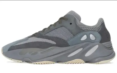 Yeezy 700 V3 Azael option Black Blue