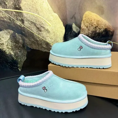 UGG Shoes option 38