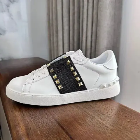 Valentino Garavani Trainers option Black Cowboy Rivet 25