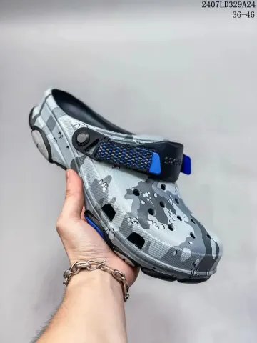 Crocs Classic Model option 7