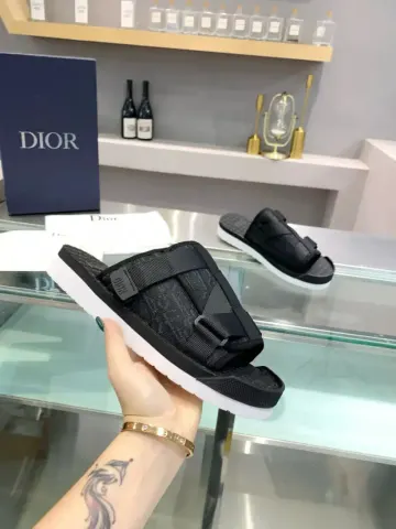 LV Slides Black option 2