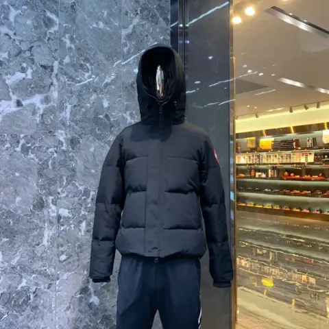 Canada Goose Wyndham Jacket option black