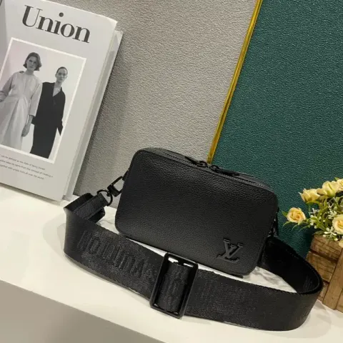 LV Bag option 11