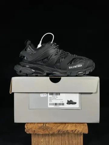 Balenciaga Track Sneakers option Three generations all black 11000
