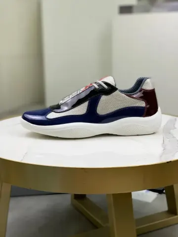 Prada American Cup's option 8
