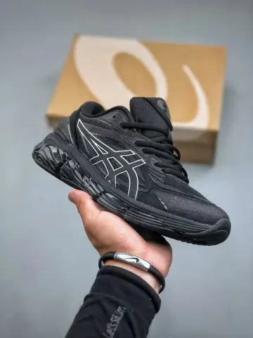 CP Company x Gel Quantum 360 option 8