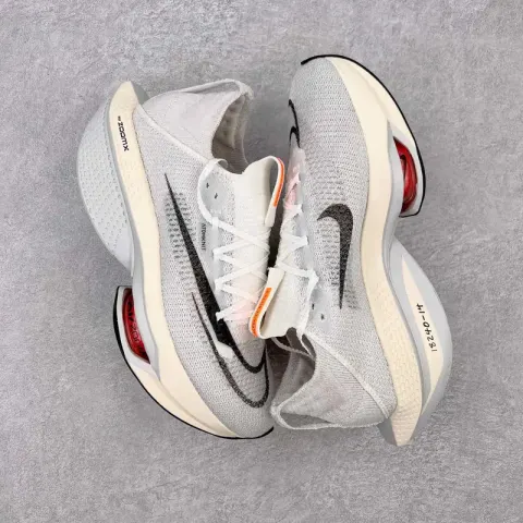 Nike Air ZoomX AlphaFly NEXT% 2 option White and black
