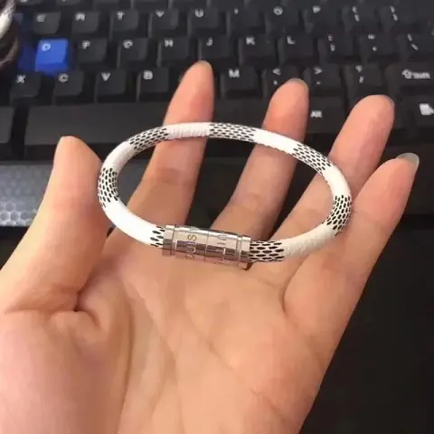 LV BRACLET option Silver buckle white grid