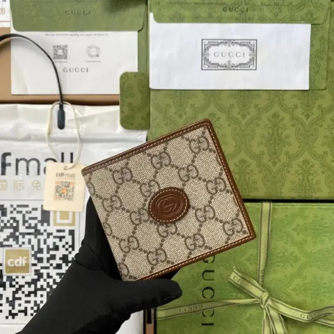 Gucci Wallet option 21