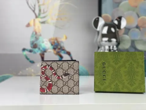 Gucci Wallet option 6