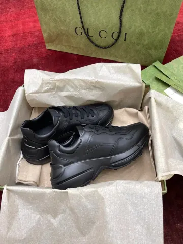 Gucci Ace option 22