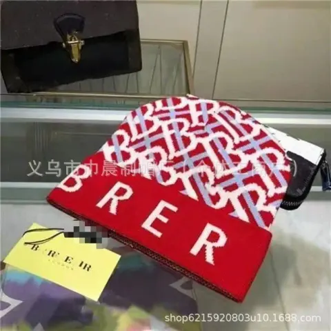 Burberry Beanie option Full Print B Red