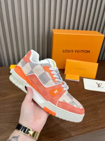 LV Trainers Brown Size option 23