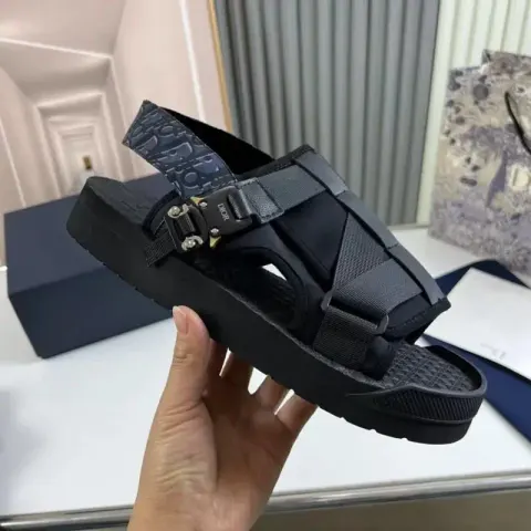 LV Slides Black option 6