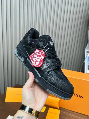 LV Trainers Brown Size option 18
