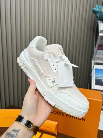 LV Trainers Brown Size option 16