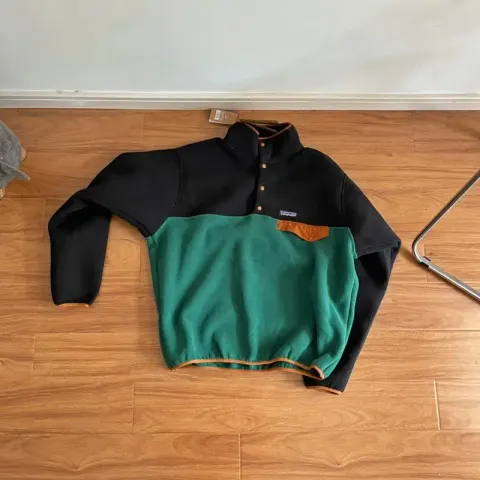 Patagonia Jacket option Black green stitching