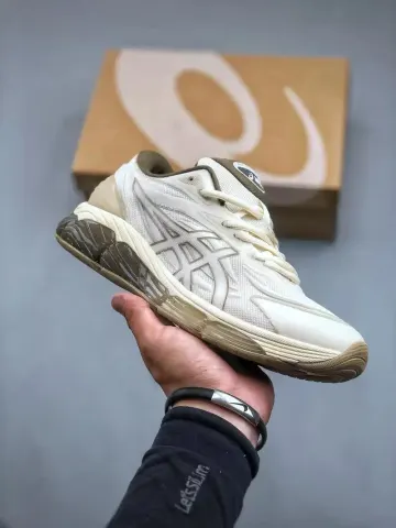 CP Company x Gel Quantum 360 option 6