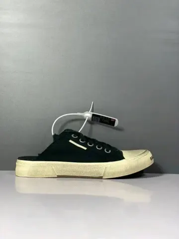 Balenciaga Sneakers option 21