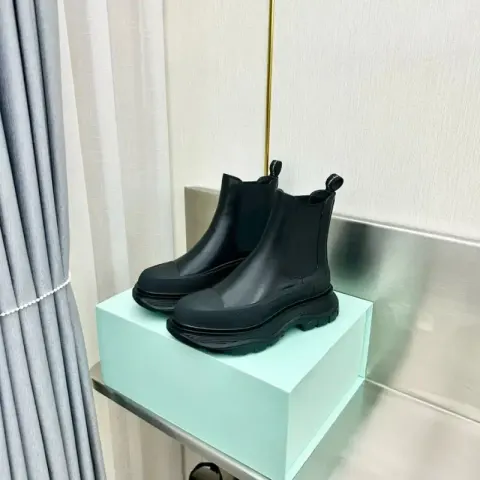 Alexander McQueen Tread Slick Chelsea Shoes option 4