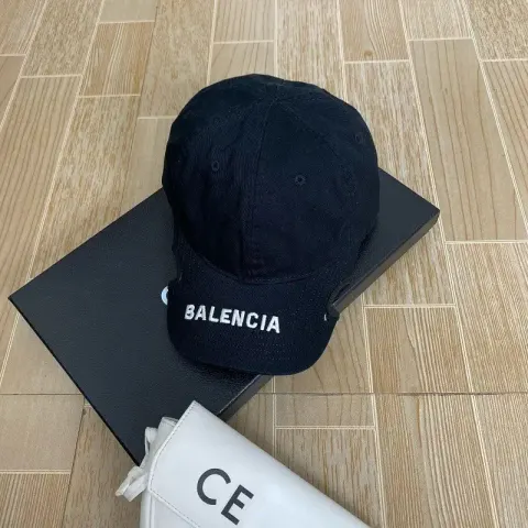 Balenciaga Cap option Notch embroidery black