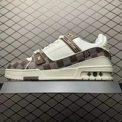 LV Trainers Brown Size option 37