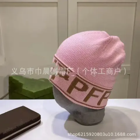 Burberry Beanie option Pink
