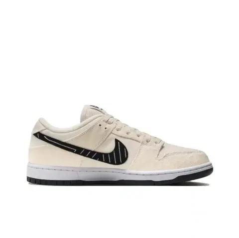 Chunky Dunky Shoes option Tear wheat FD2627-200