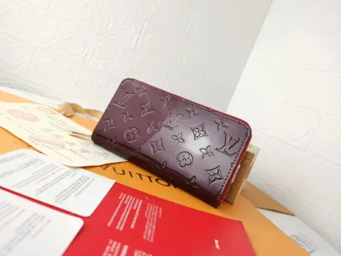 LV Wallet option M60017-3