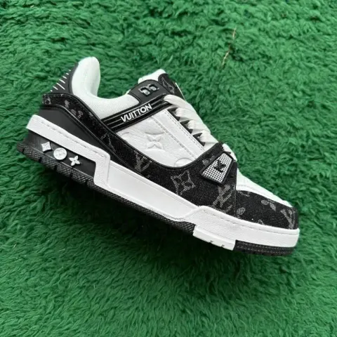 LV Trainers White Signature (Budget) option WHITE BLACK