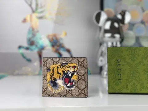 Gucci Wallet option 8