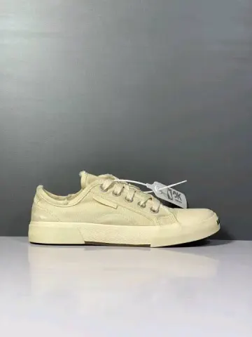 Balenciaga Sneakers option 19