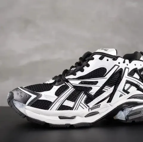 Balenciaga Runner Black Red Graffiti option Runner 7.0 black and white