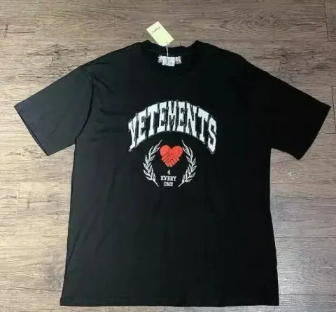 Vetements Tees option 31
