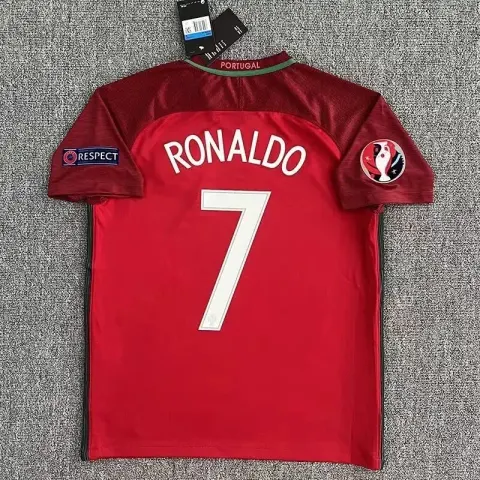 Real Madrid 16-17 T-Shirt option 2016 at home to Portugal