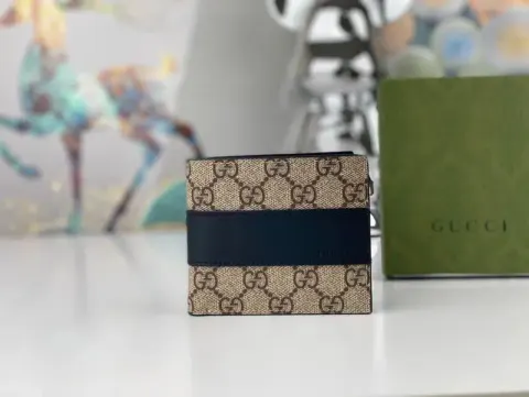 Gucci Wallet option 14