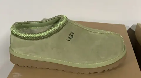 UGG Shoes option 35