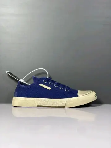 Balenciaga Sneakers option 16
