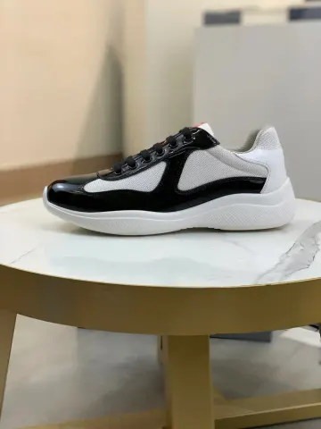 Prada American Cup's option 12