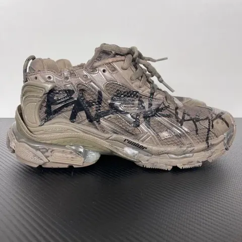 Balenciaga Runner Black Red Graffiti option brown graffiti