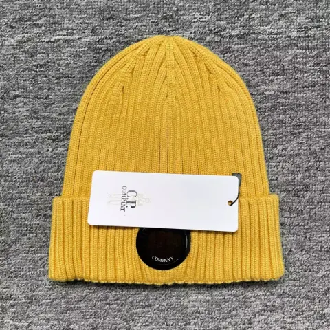 Budget CP Company Beanie option yellow single mirror