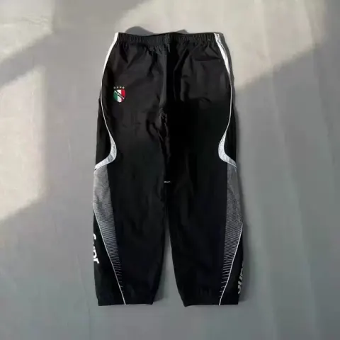 Supreme x Umbro Windbreaker Set option Black/Pants