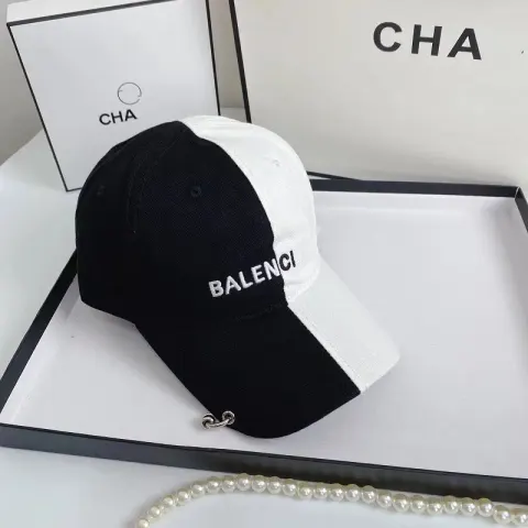 Balenciaga Cap option Black and white stitching