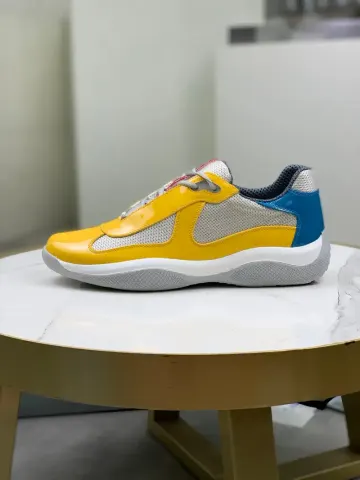 Prada American Cup's option 13